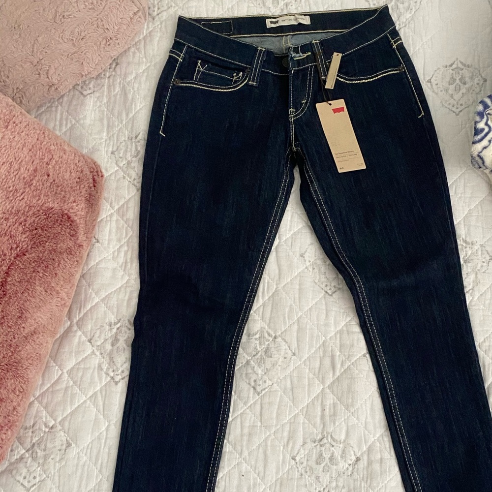 Levi’s women dark blue jeans